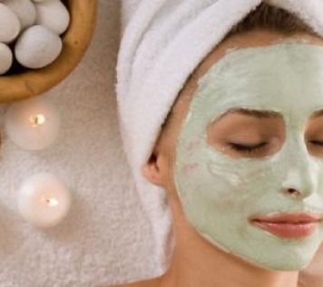 Face masks with green clay for detoxification and firming