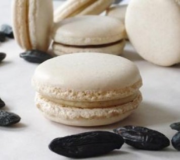 Tonka bean macarons